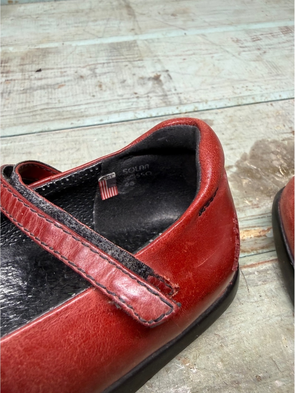 Earth barefoot shoe brand red leather Mary Jane’s size 5.5 women’s - Picture 7 of 7